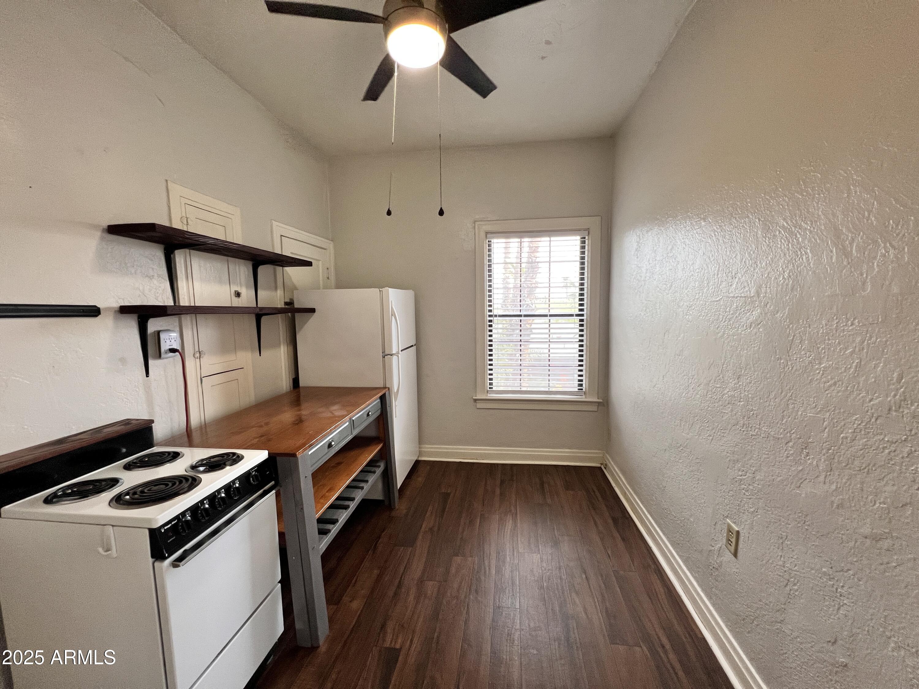 902 E Palm Lane Apt 6