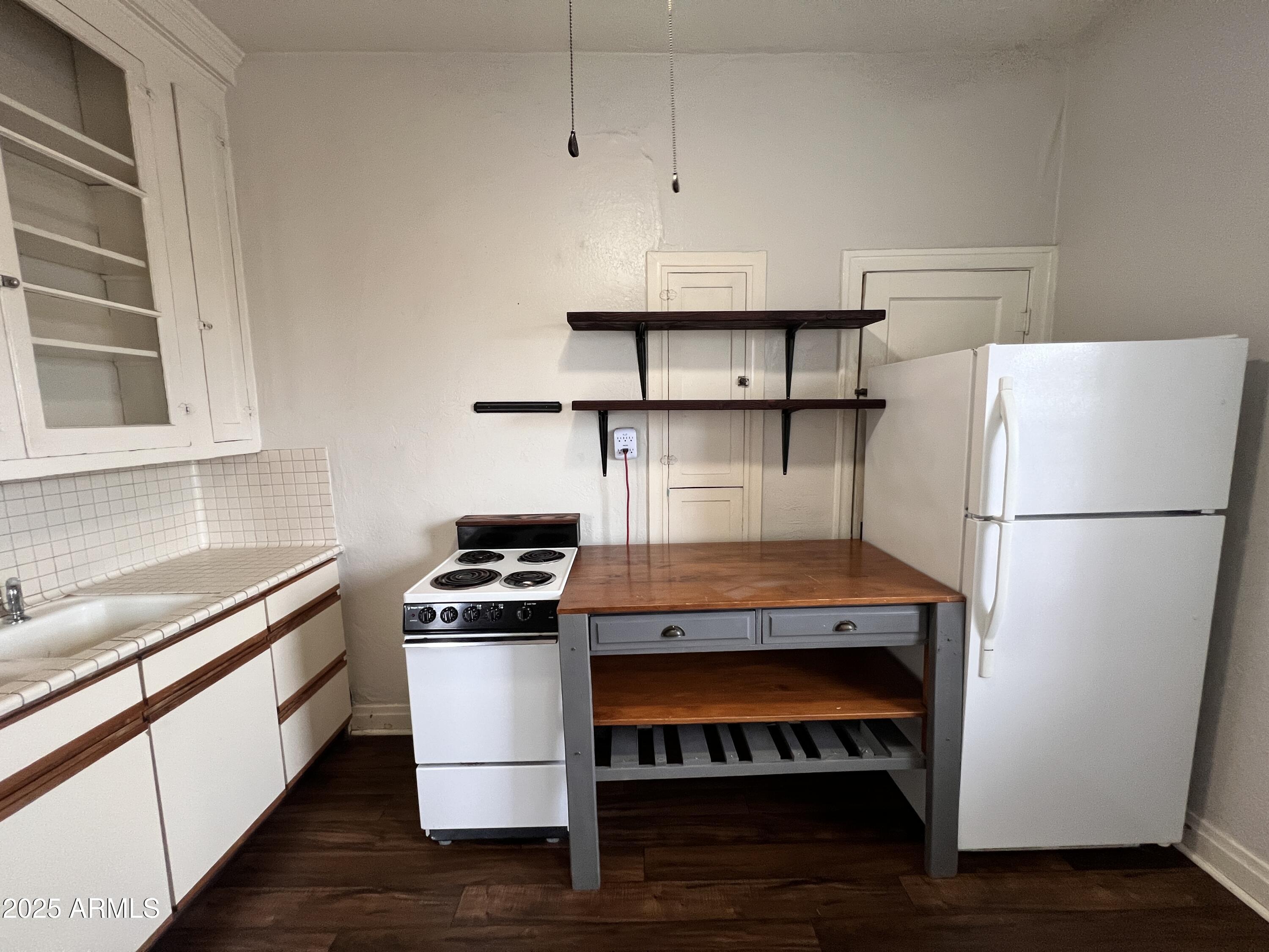 902 E Palm Lane Apt 6