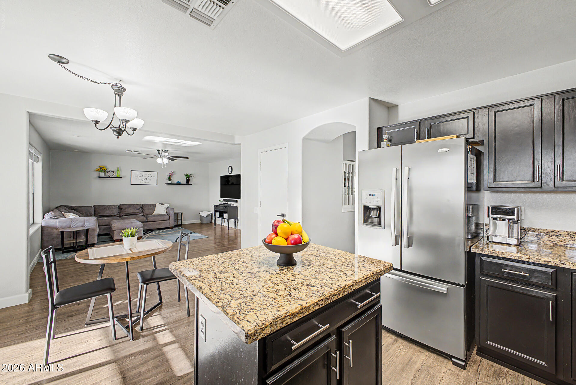 2502 S LYNCH --