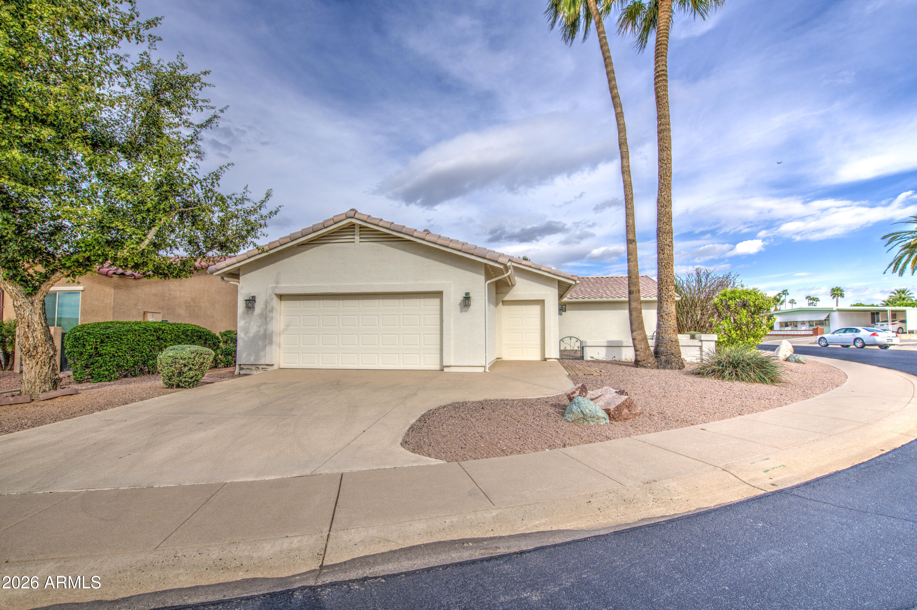 2565 N ARMOUR Avenue N