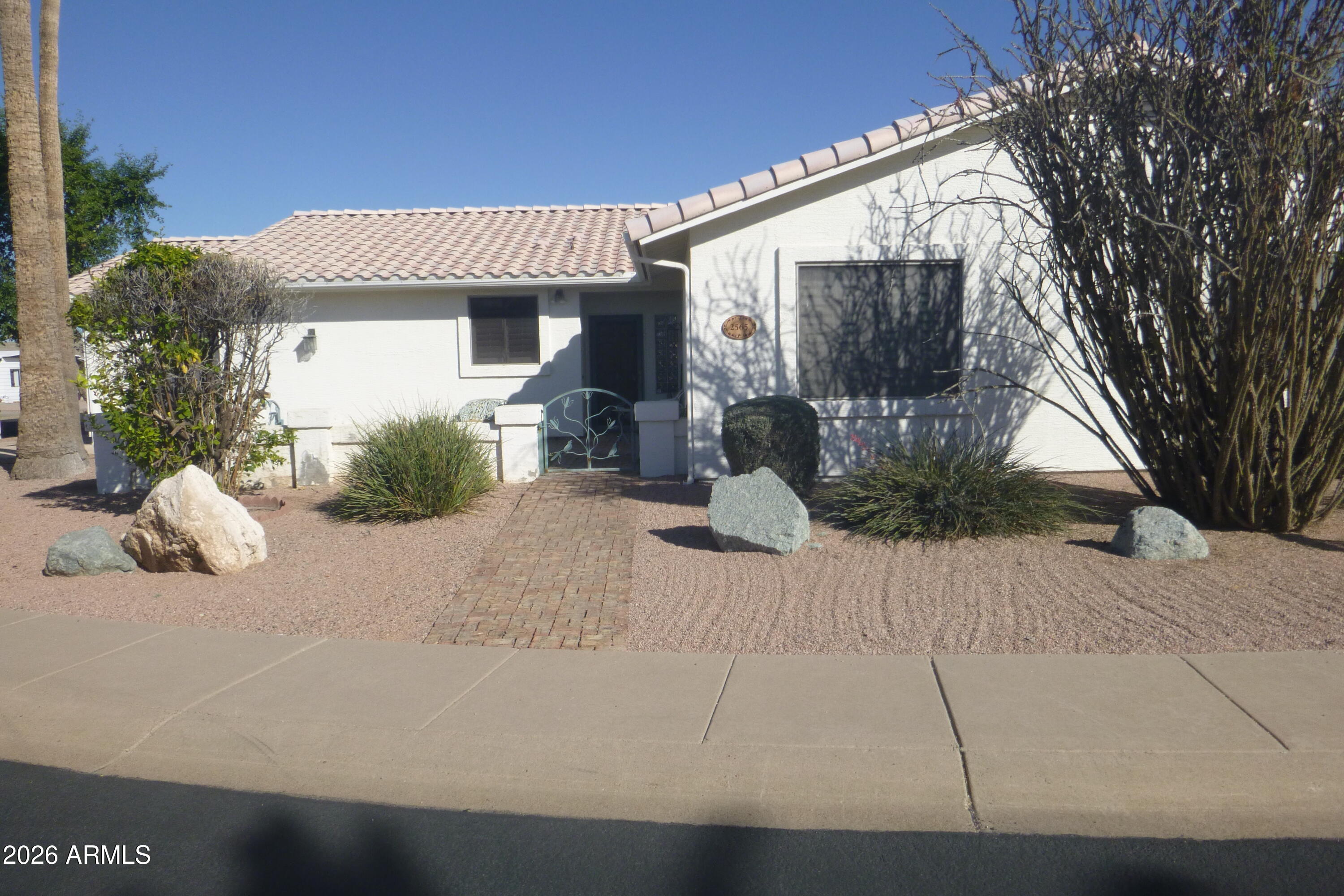 2565 N ARMOUR Avenue N