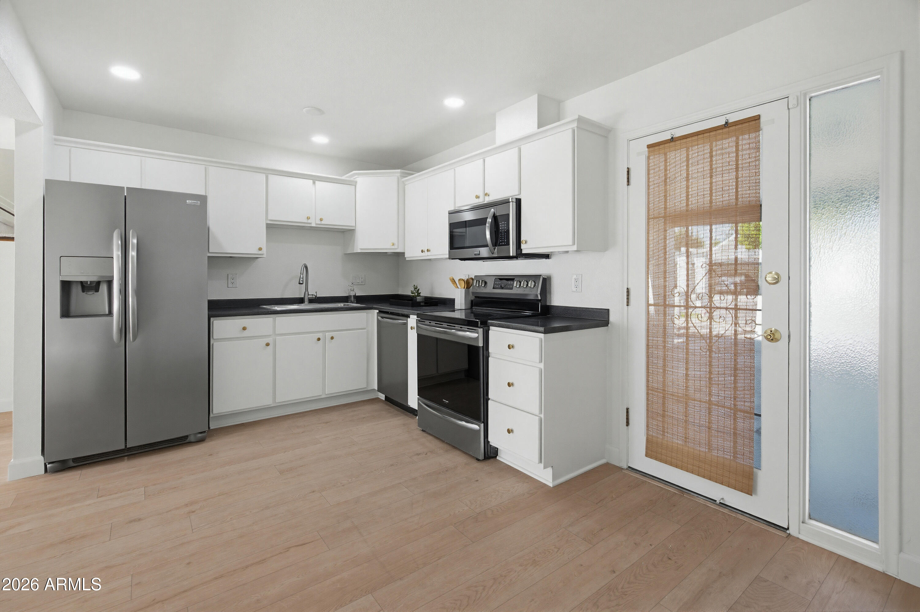 4919 E Edgemont Avenue