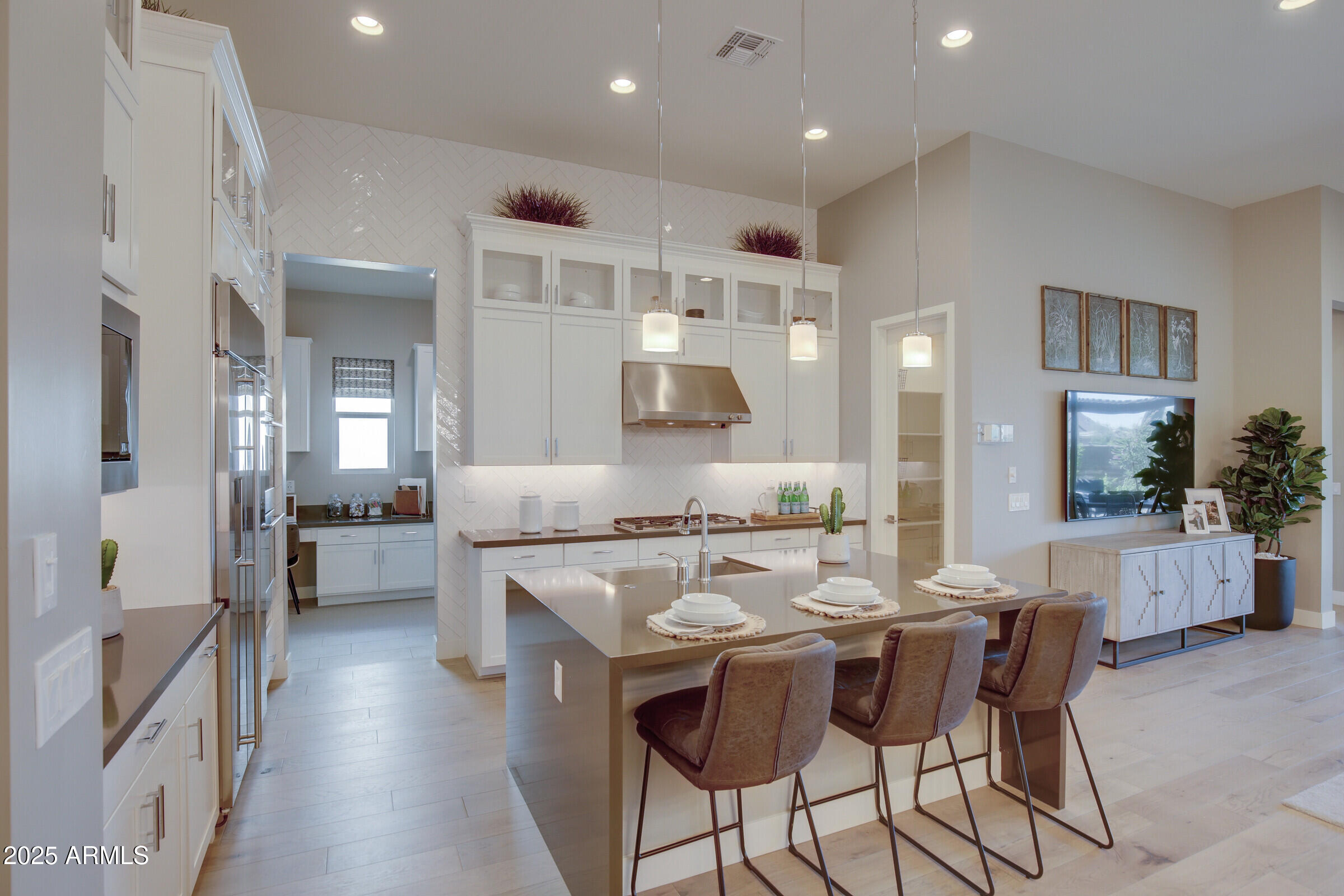 20951 W Pasadena Avenue