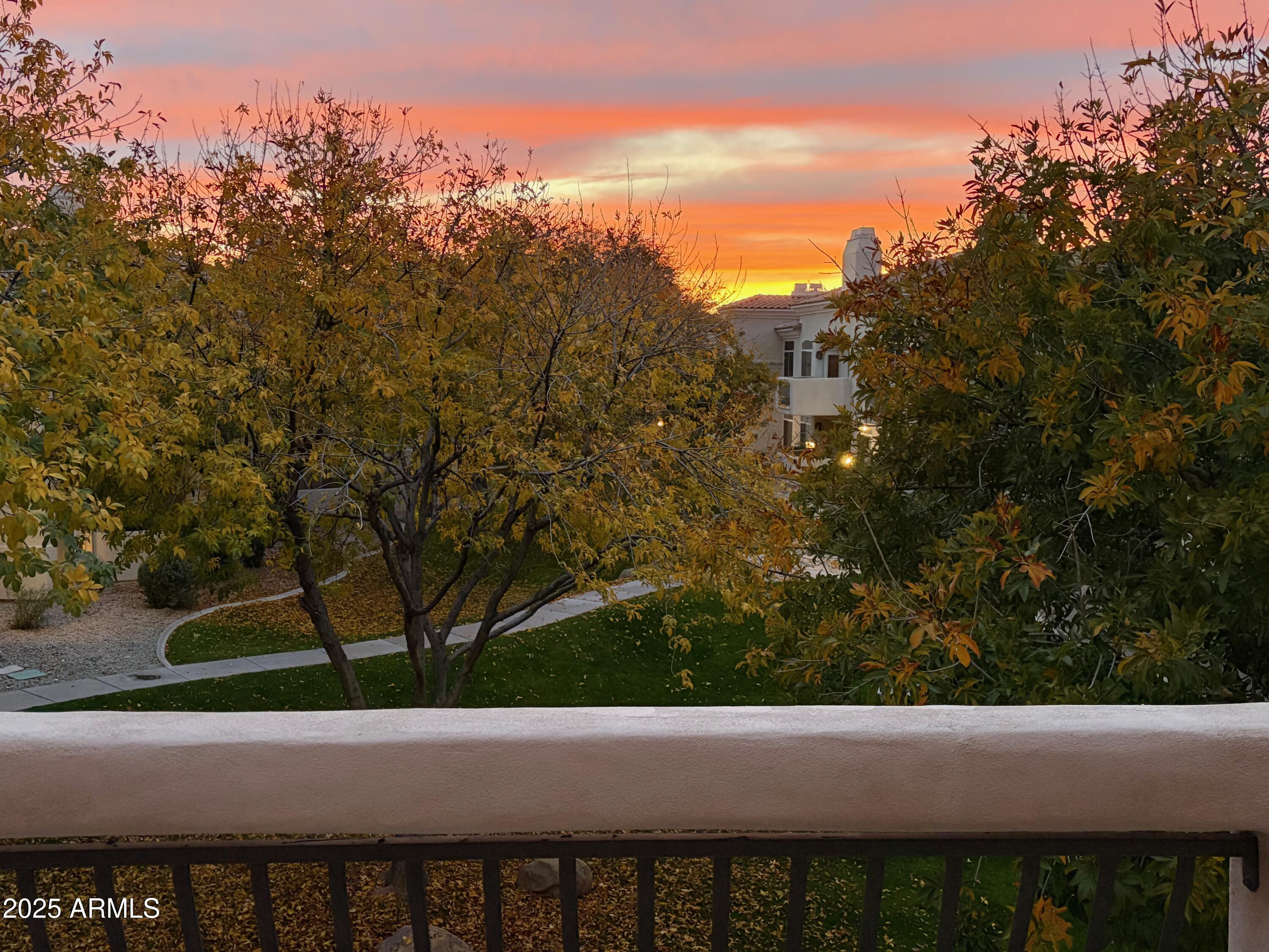 1747 E NORTHERN Avenue 277