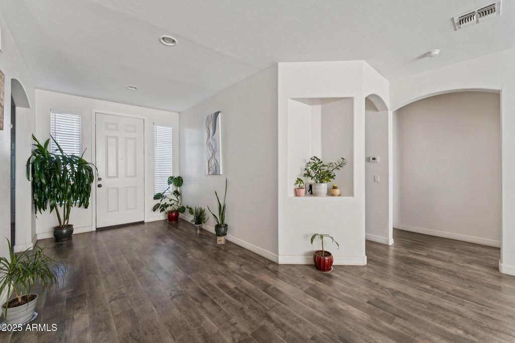 Photo of 10961 W Chase Lane, Avondale, AZ 85323 (MLS # 6998086)