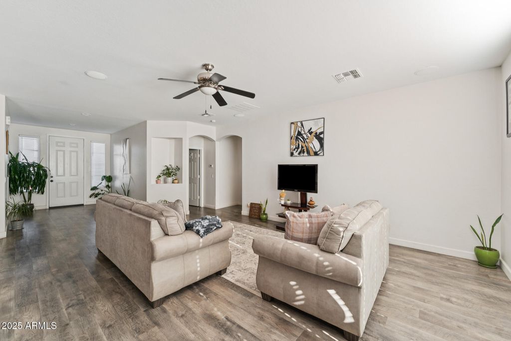 Photo of 10961 W Chase Lane, Avondale, AZ 85323 (MLS # 6998086)