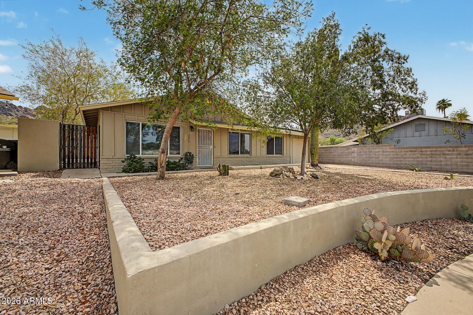 9607 N 15TH Place