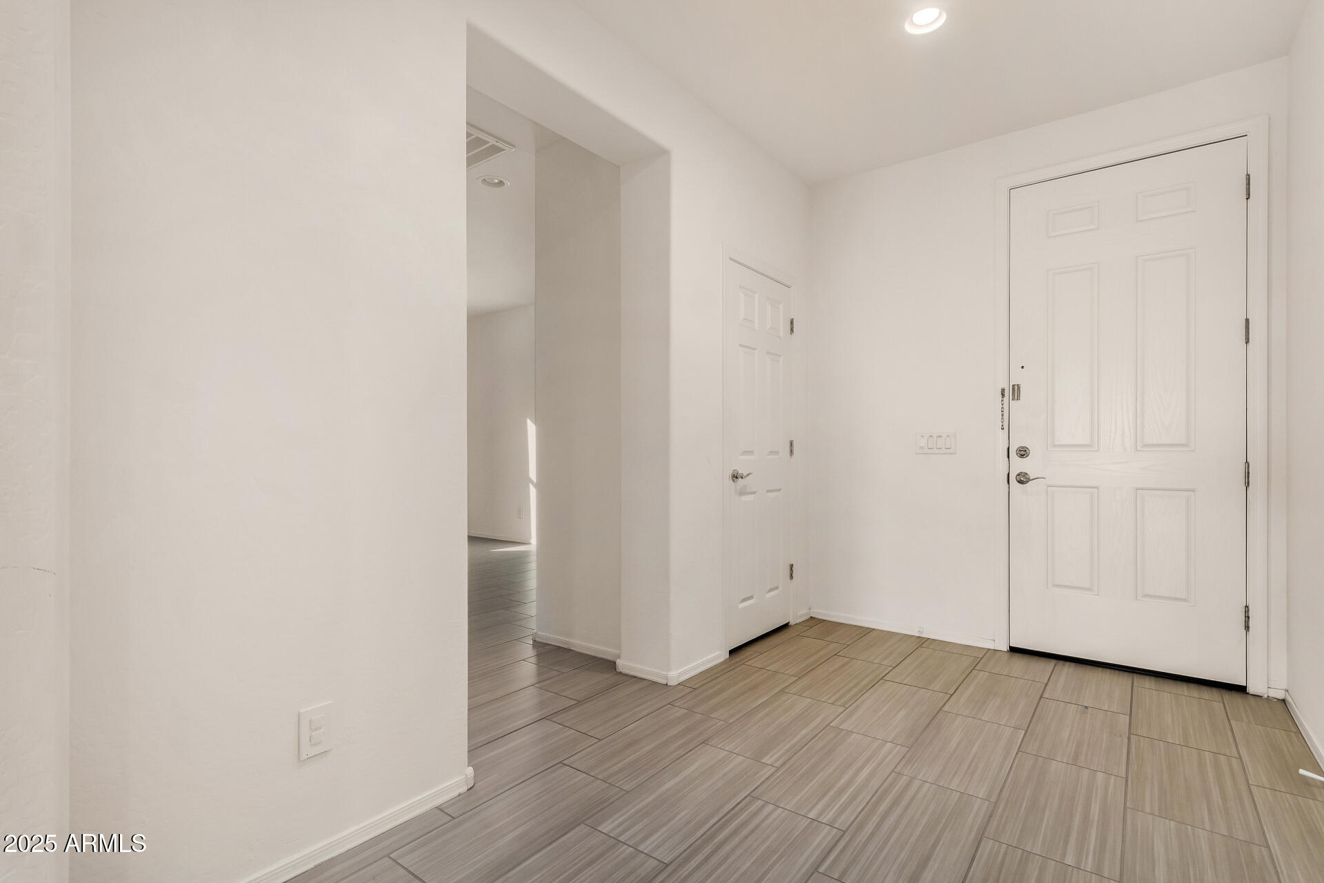 23047 E CALLE DE FLORES --