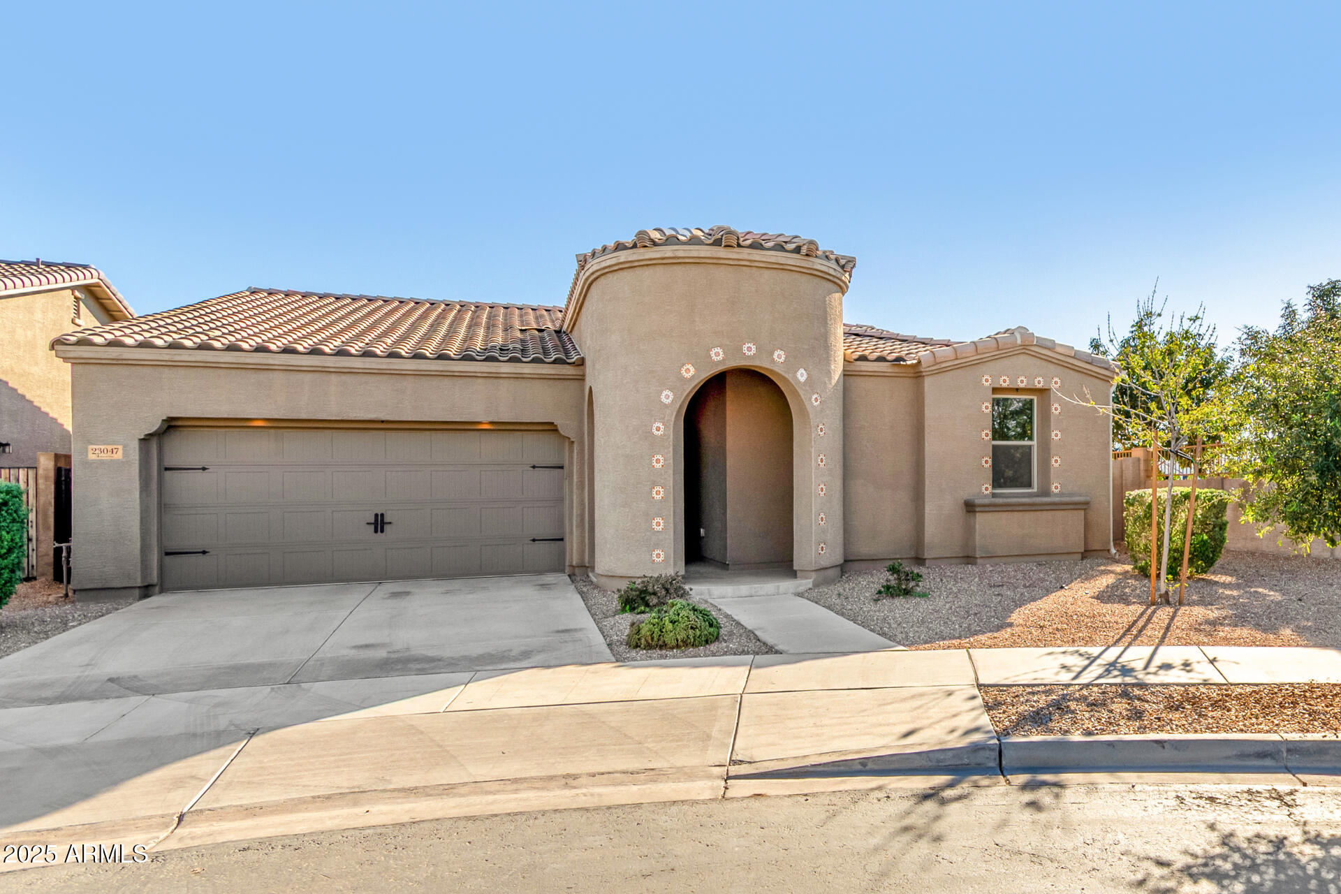 23047 E CALLE DE FLORES --