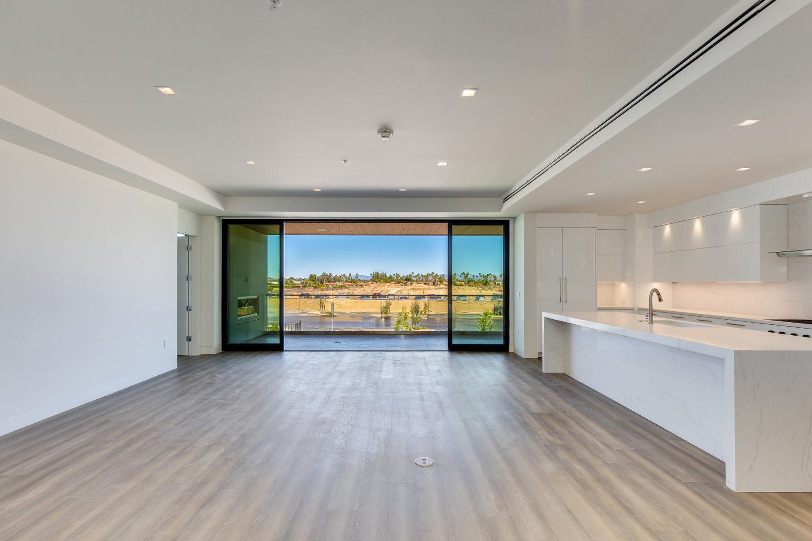 6587 N Palmeraie Boulevard Unit 2011