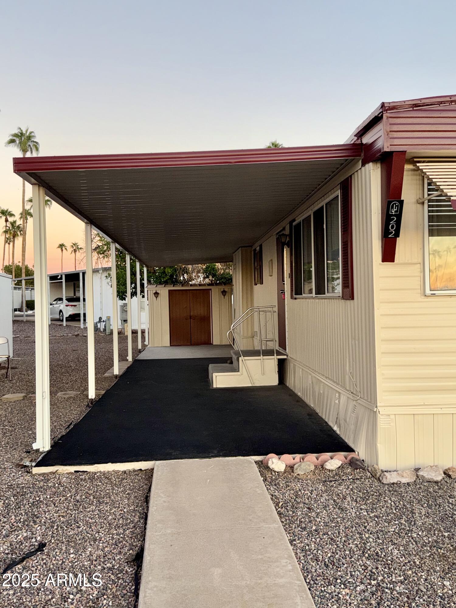 305 S VAL VISTA Drive 202