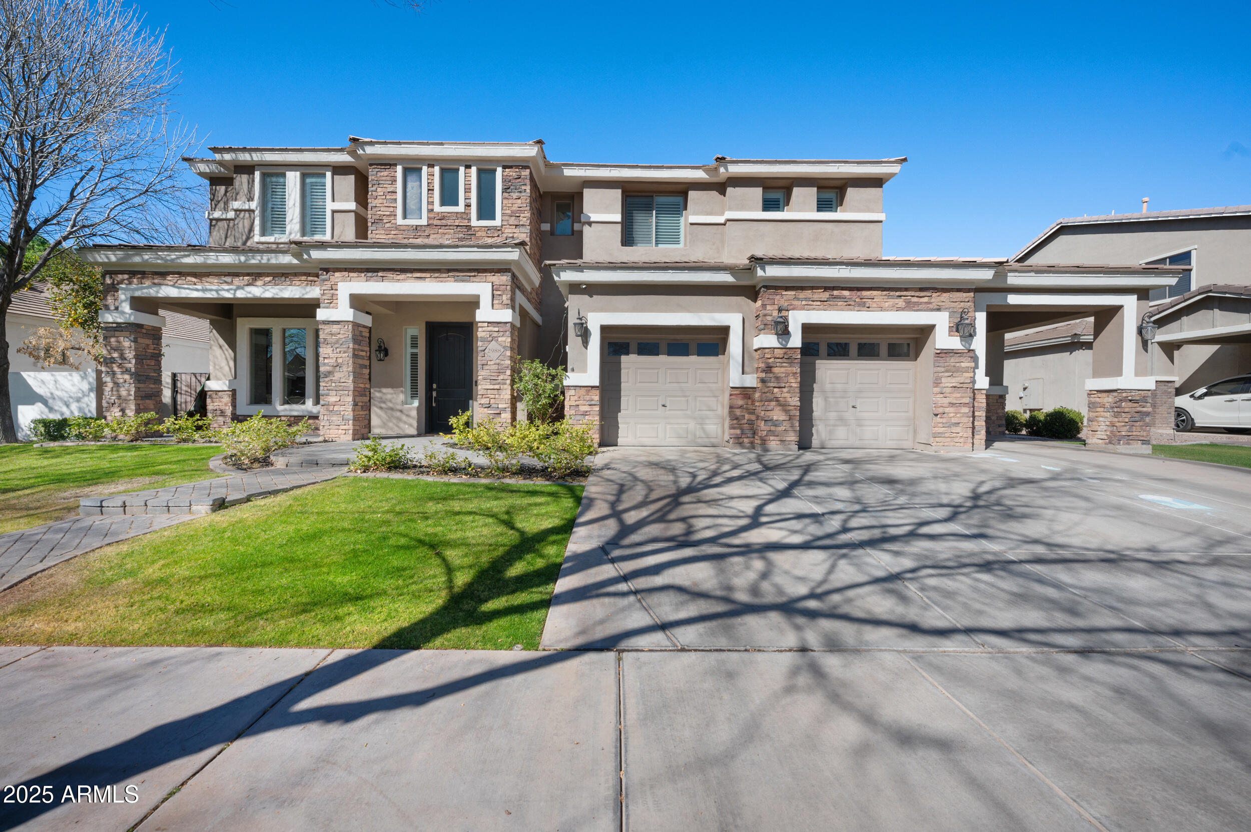 2988 E COMSTOCK Drive