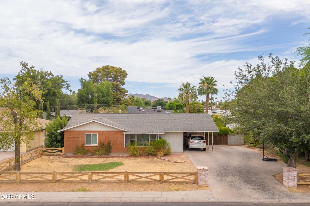 Photo of 4102 E Osborn Road #588, Phoenix, AZ 85018 (MLS # 7047195)