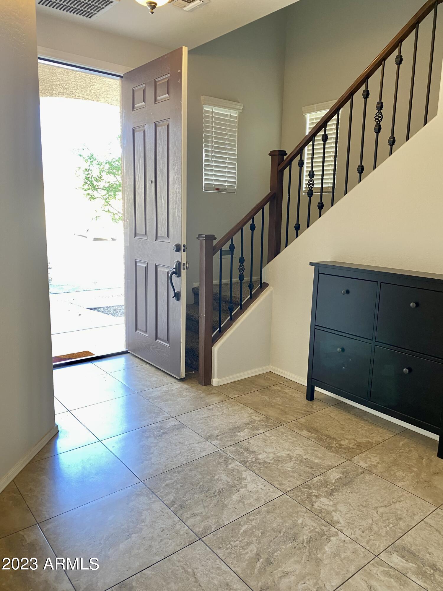 1675 W PELICAN Drive