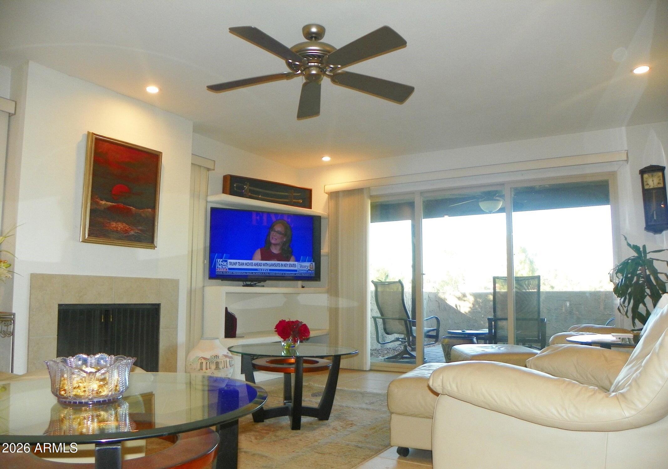 7348 N VIA CAMELLO DEL NORTE -- 223