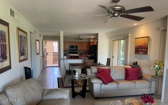 7348 N VIA CAMELLO DEL NORTE -- 223