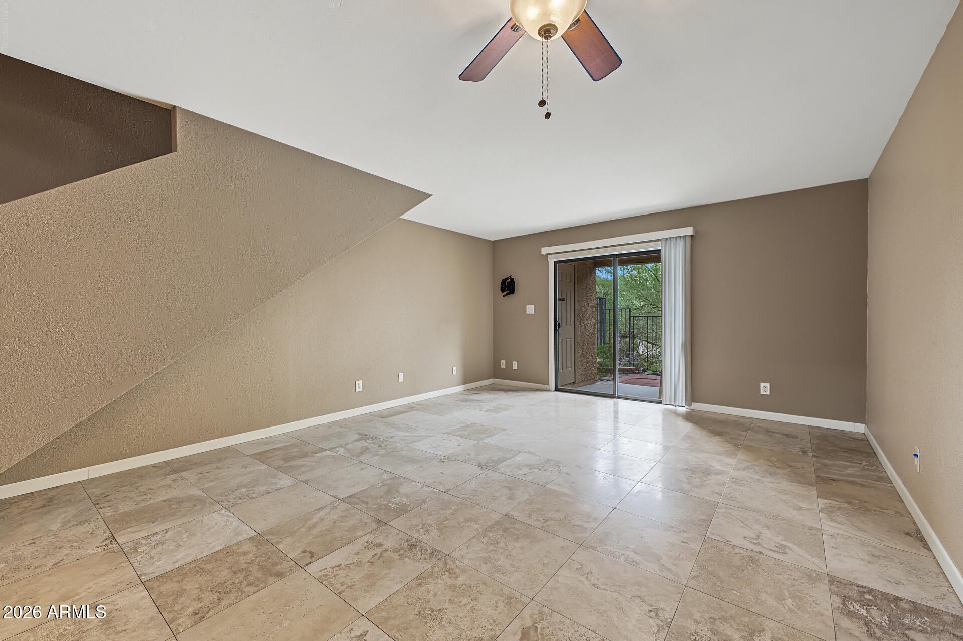 1545 E SAHUARO Drive 14