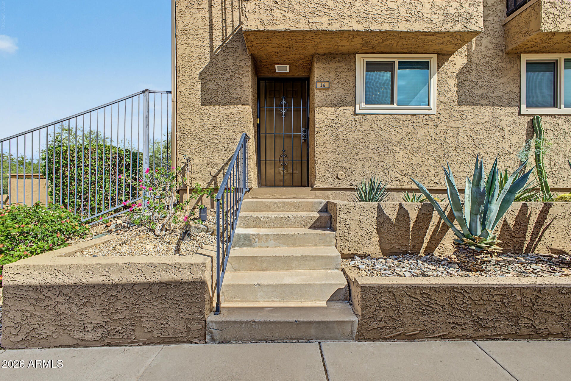 1545 E SAHUARO Drive 14