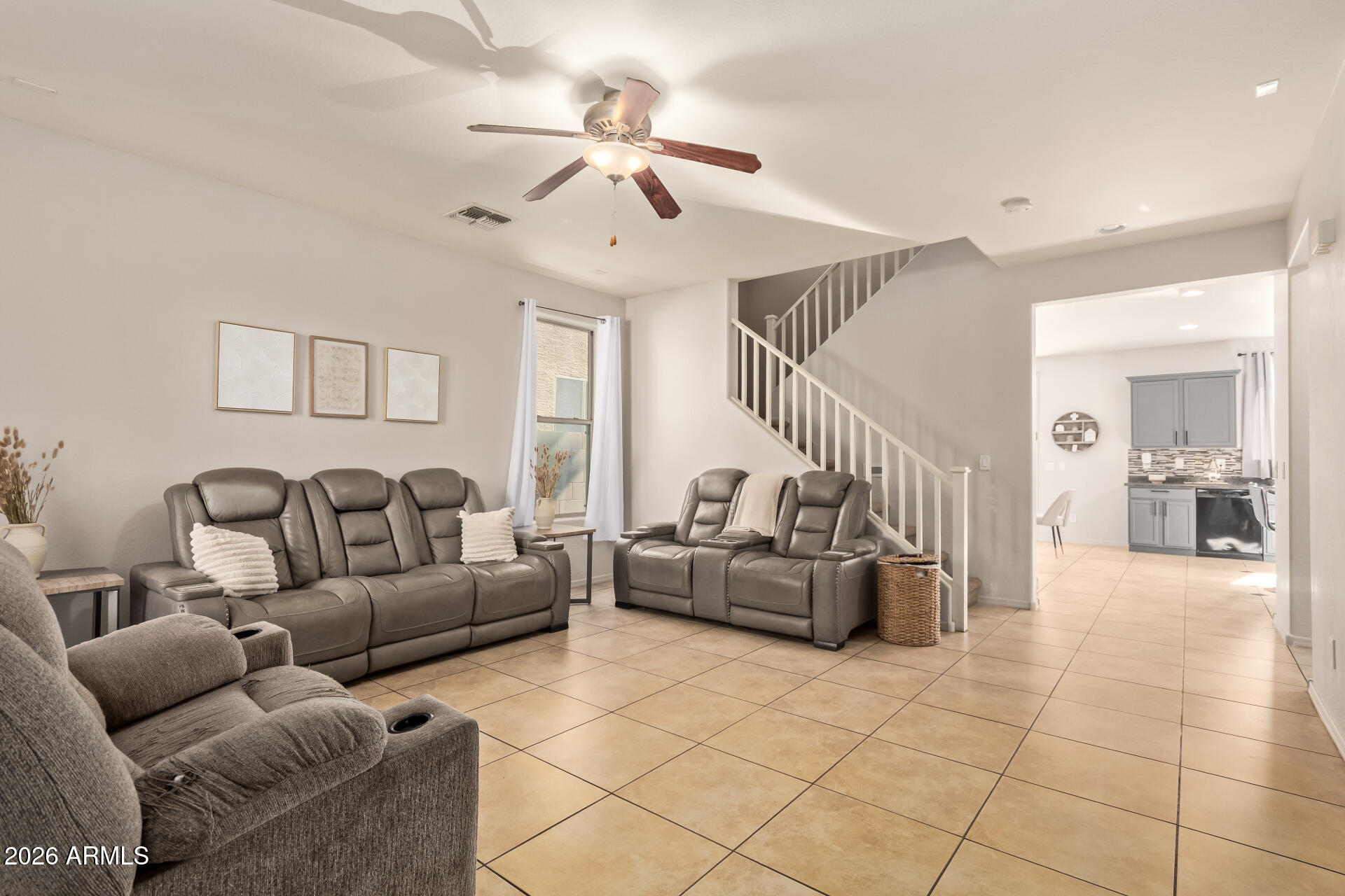 10323 W MAGNOLIA Street