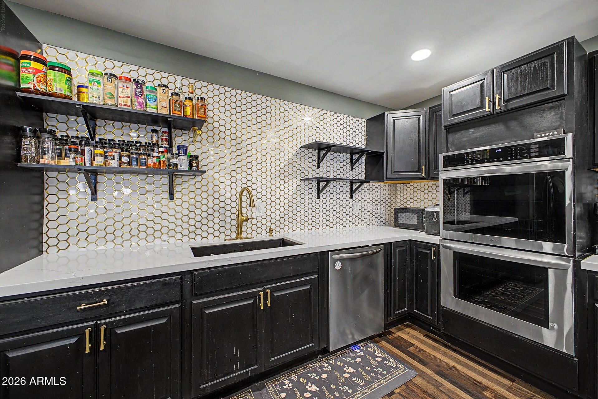 4139 W DESERT HILLS Drive