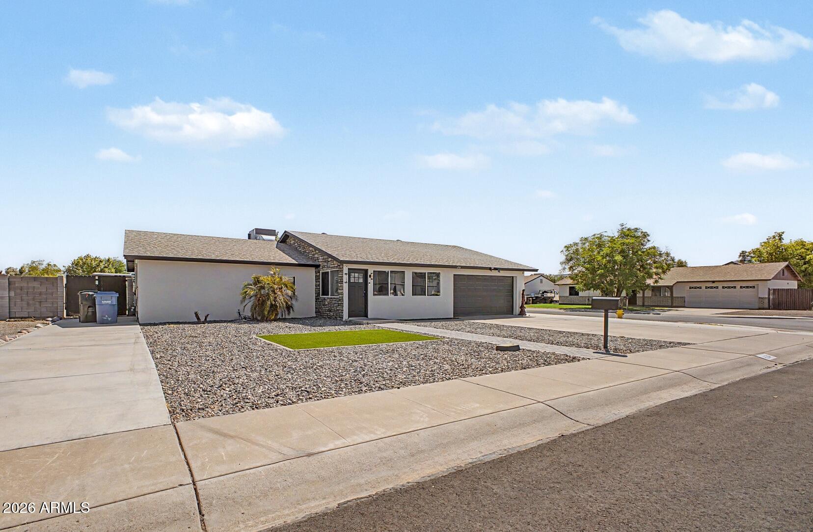 4139 W DESERT HILLS Drive