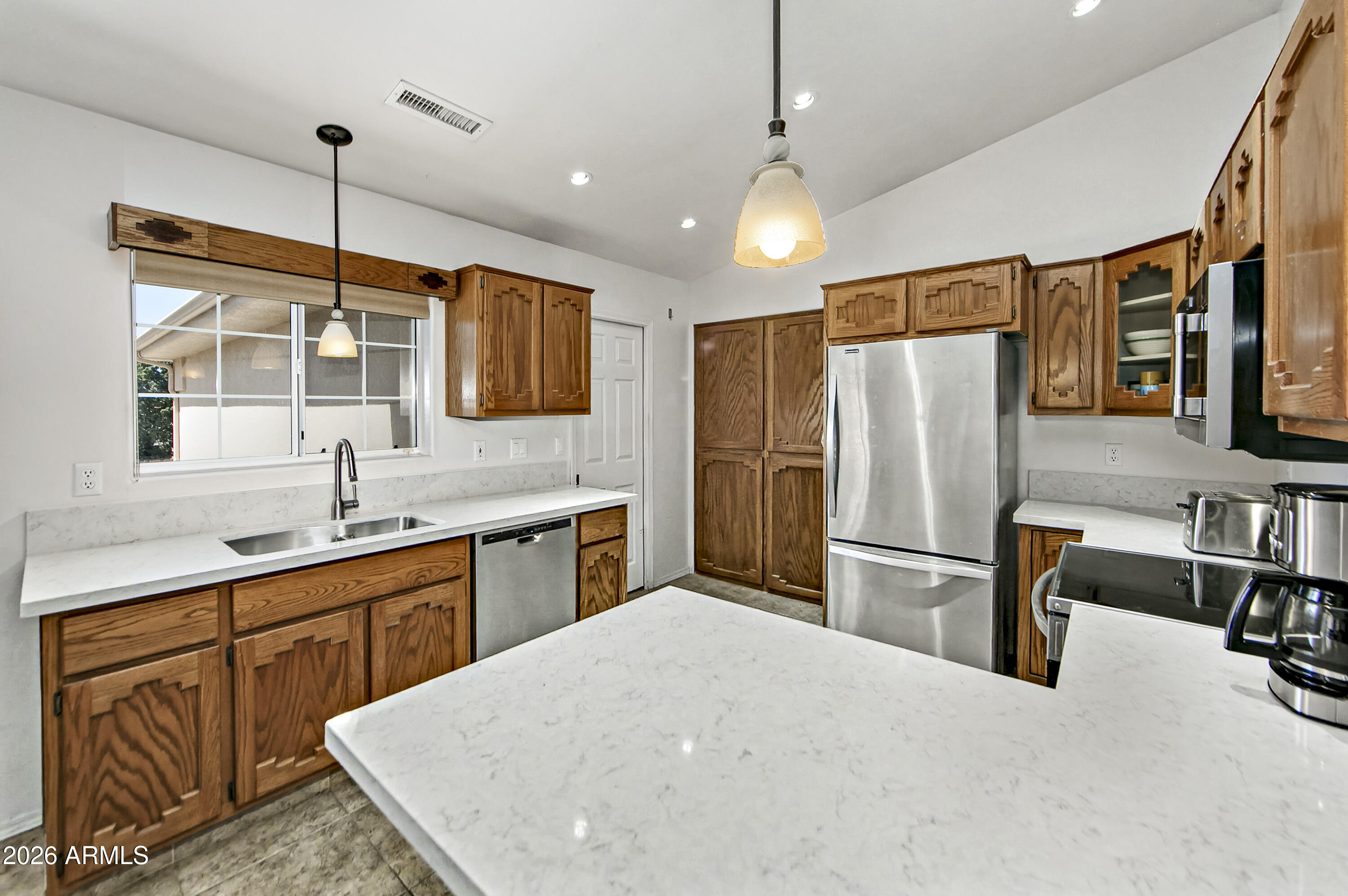 11784 E LONGHORN Drive