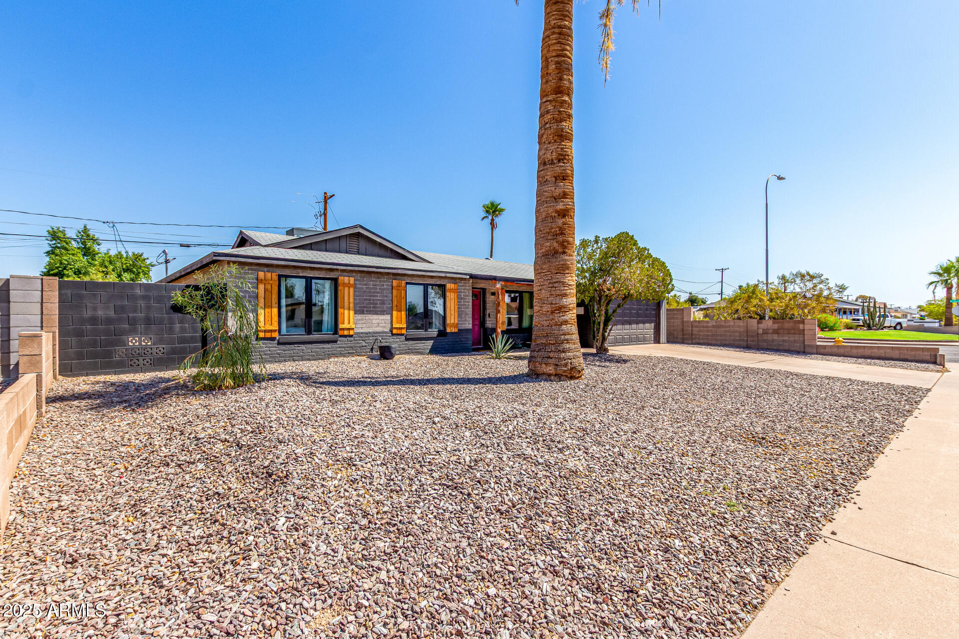 226 E MCKINLEY Street