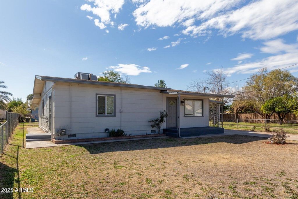 Photo of 2527 E Maryland Drive, Tempe, AZ 85288 (MLS # 6915037)