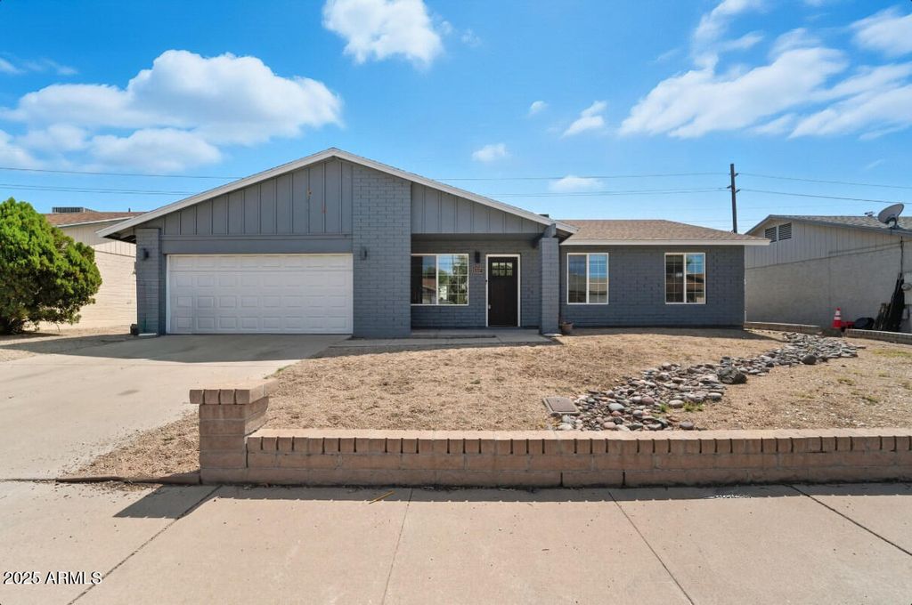 Photo of 6337 W Caron Street, Glendale, AZ 85302 (MLS # 6922119)