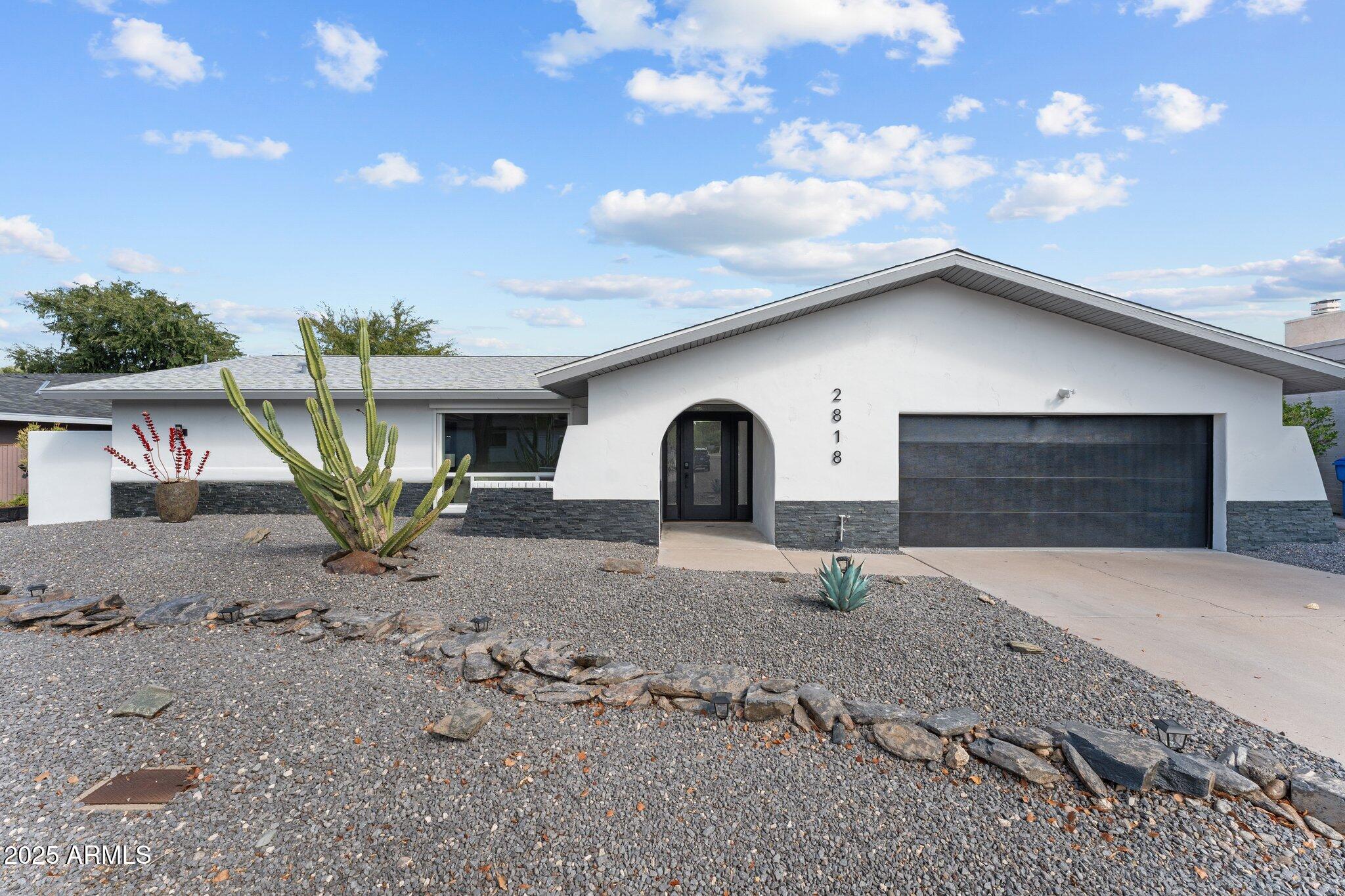 2818 E MALAPAI Drive