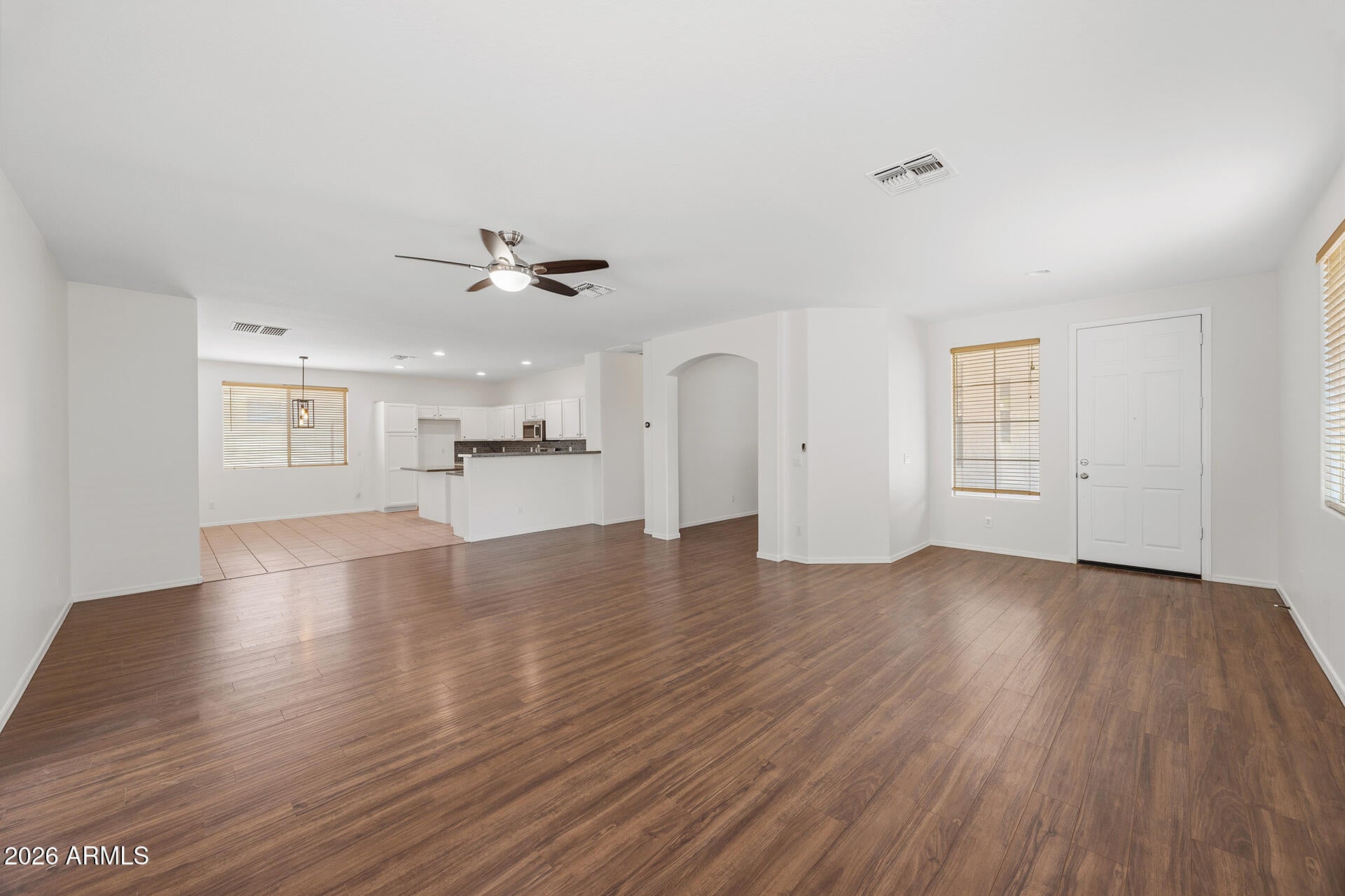 3096 E RAVENSWOOD Drive