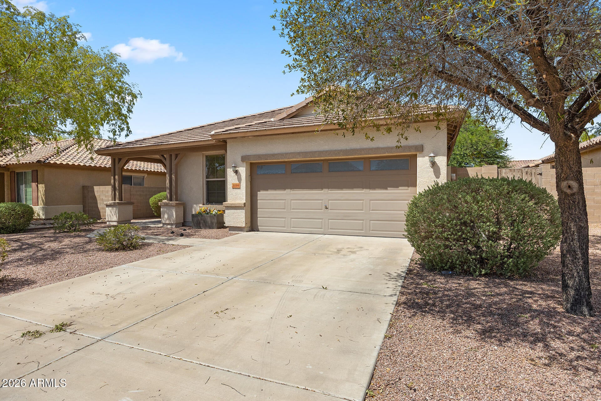 3096 E RAVENSWOOD Drive