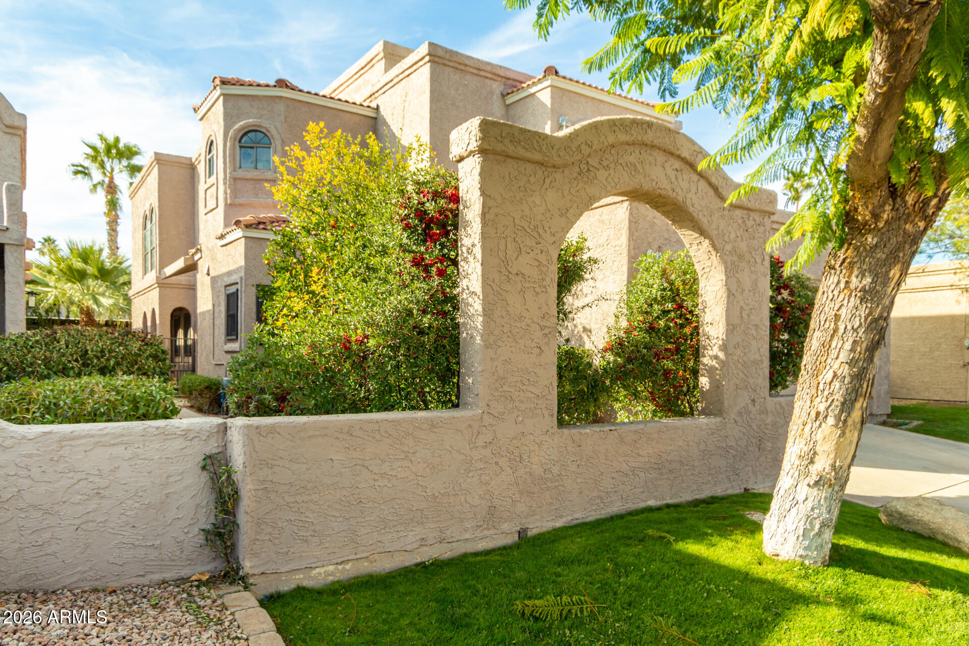 7558 N VIA DE LA LUNA --