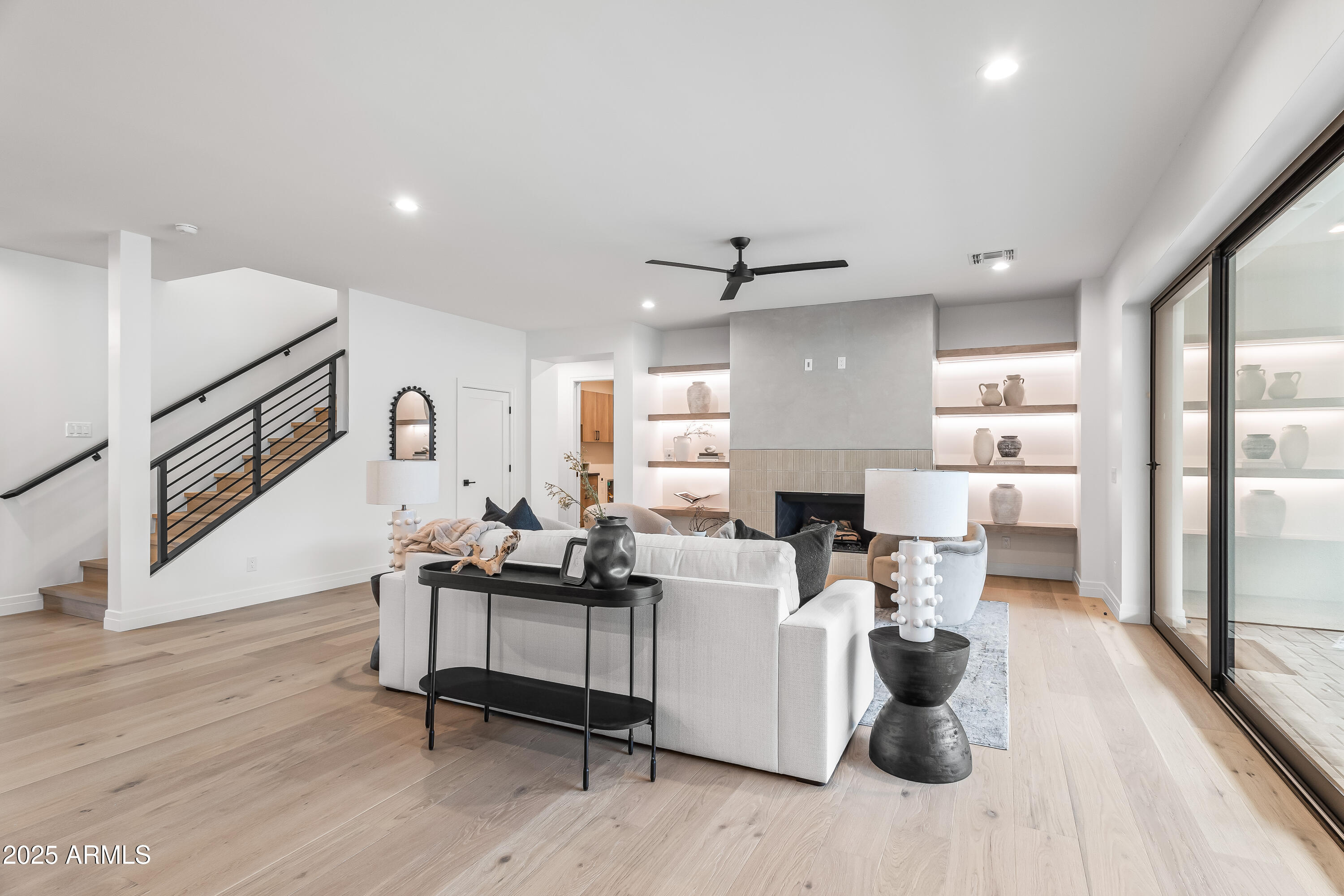 4419 N 43RD Place