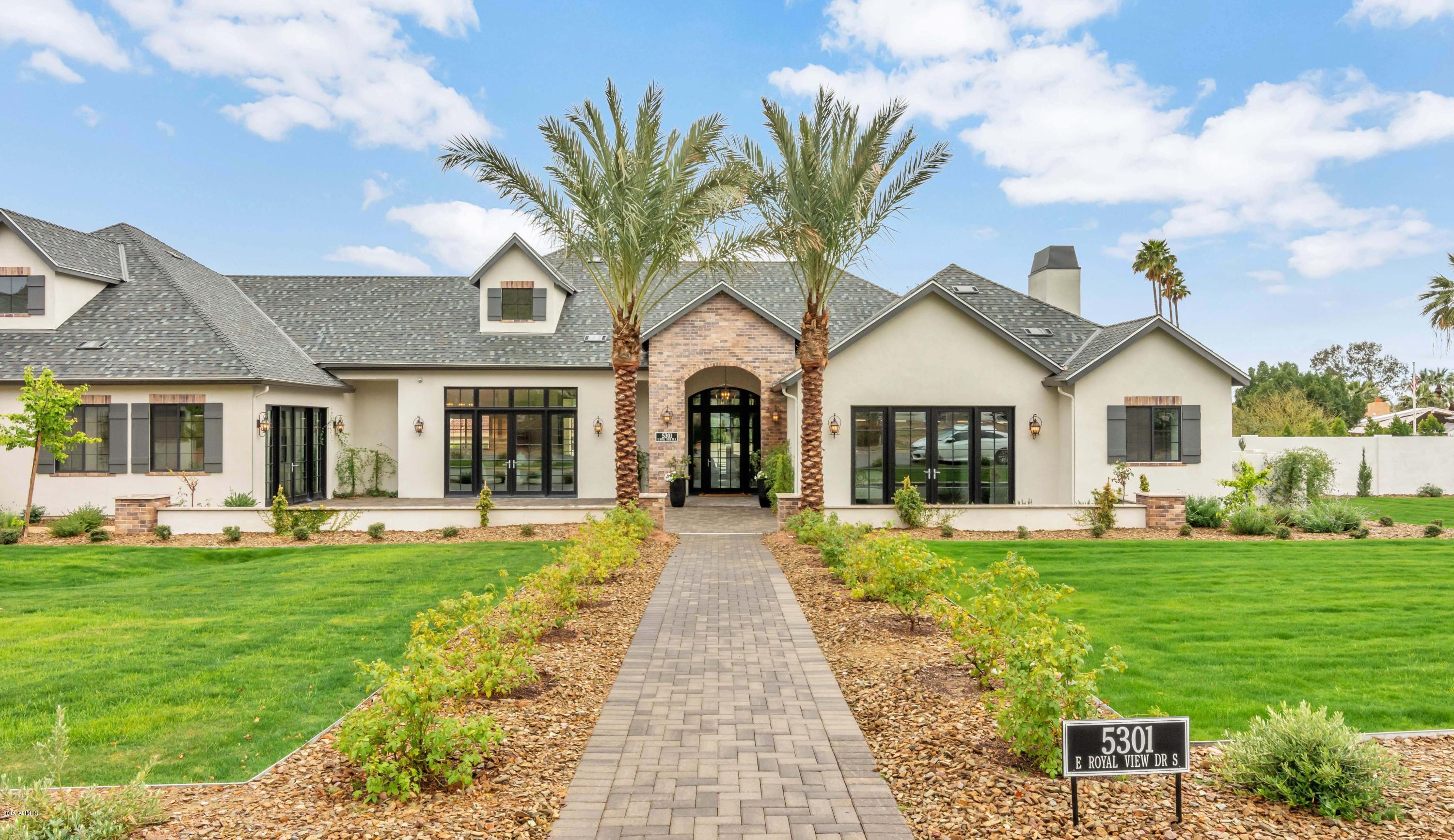 ROYAL VIEW - Residential