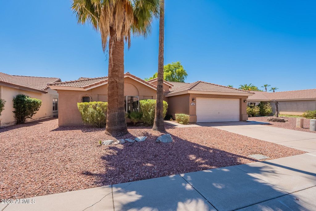 Photo of 1225 E Douglas Avenue, Gilbert, AZ 85234 (MLS # 6912608)