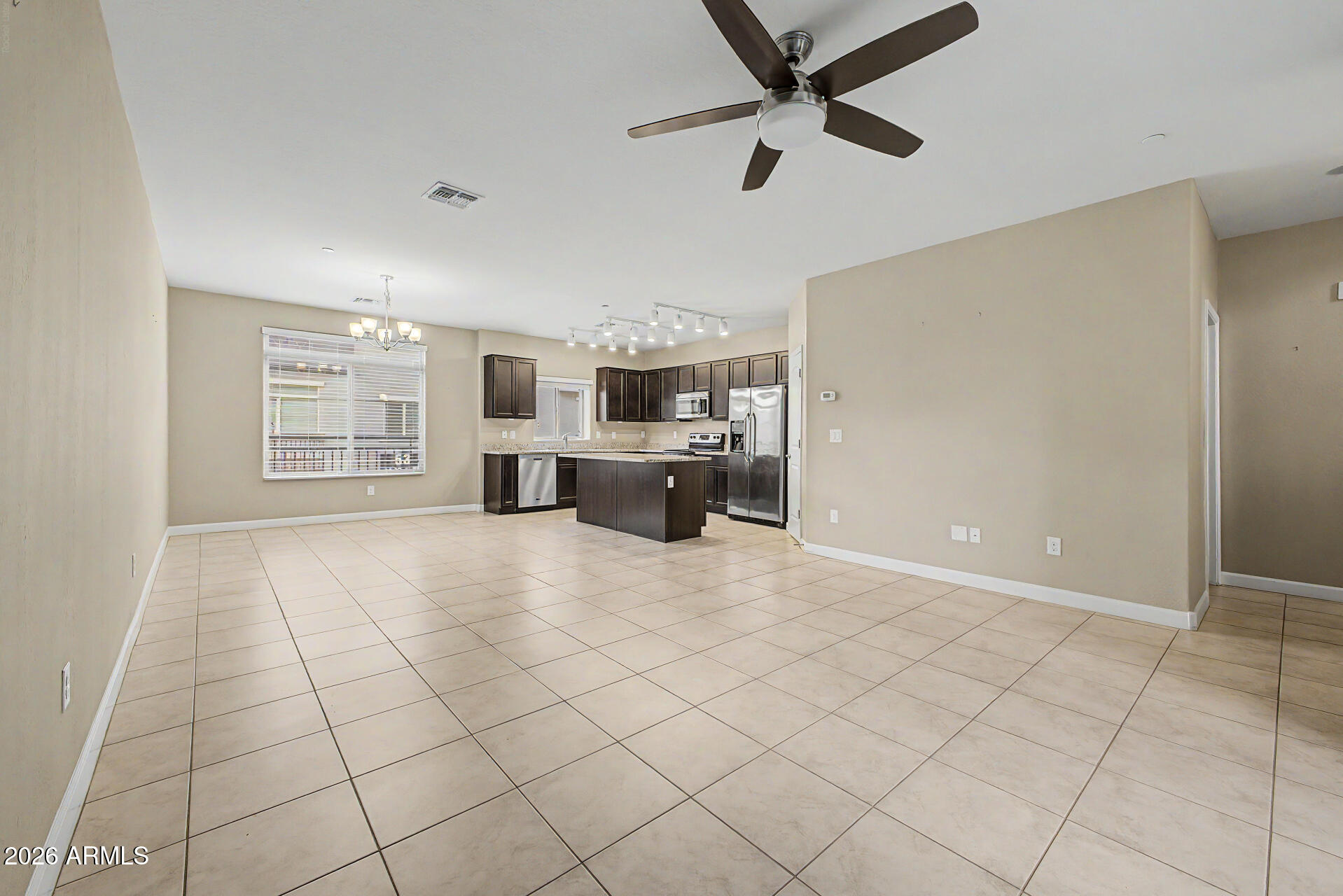 2150 W Alameda Road 1181