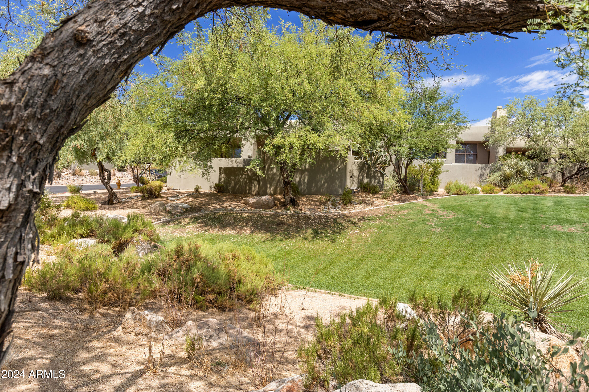 10044 E Graythorn Drive