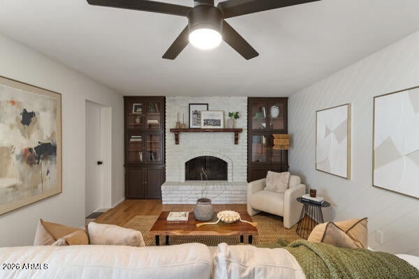 1239 W 11TH Street