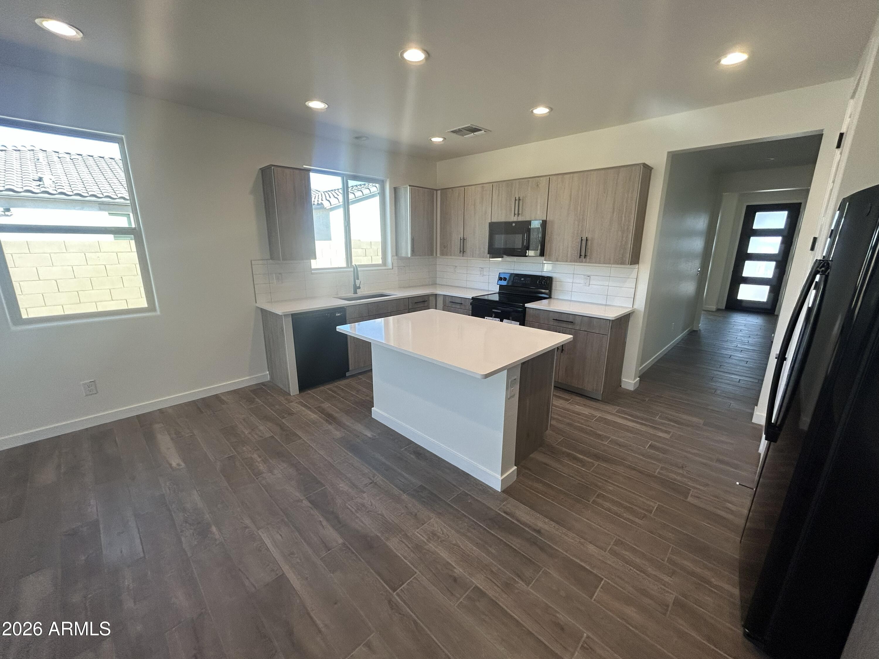 1626 E EVELYN Street