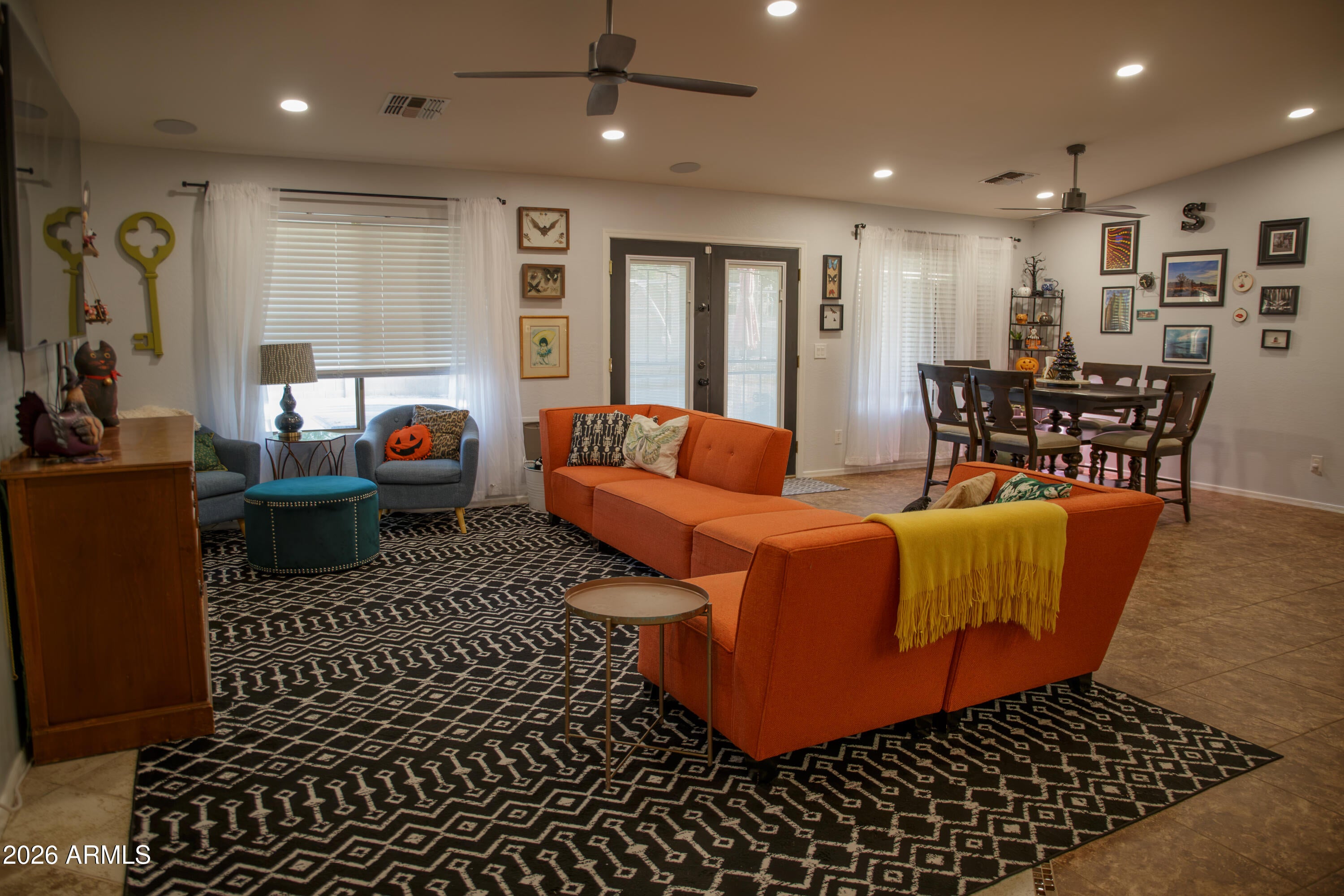 1221 W DEL MONTE Drive