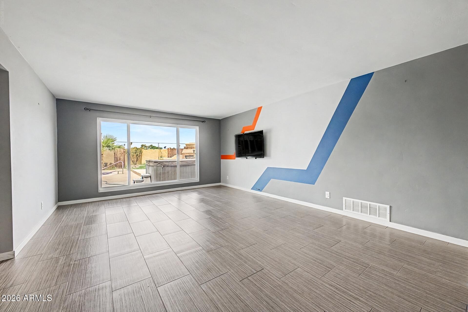 2116 N 68TH Place