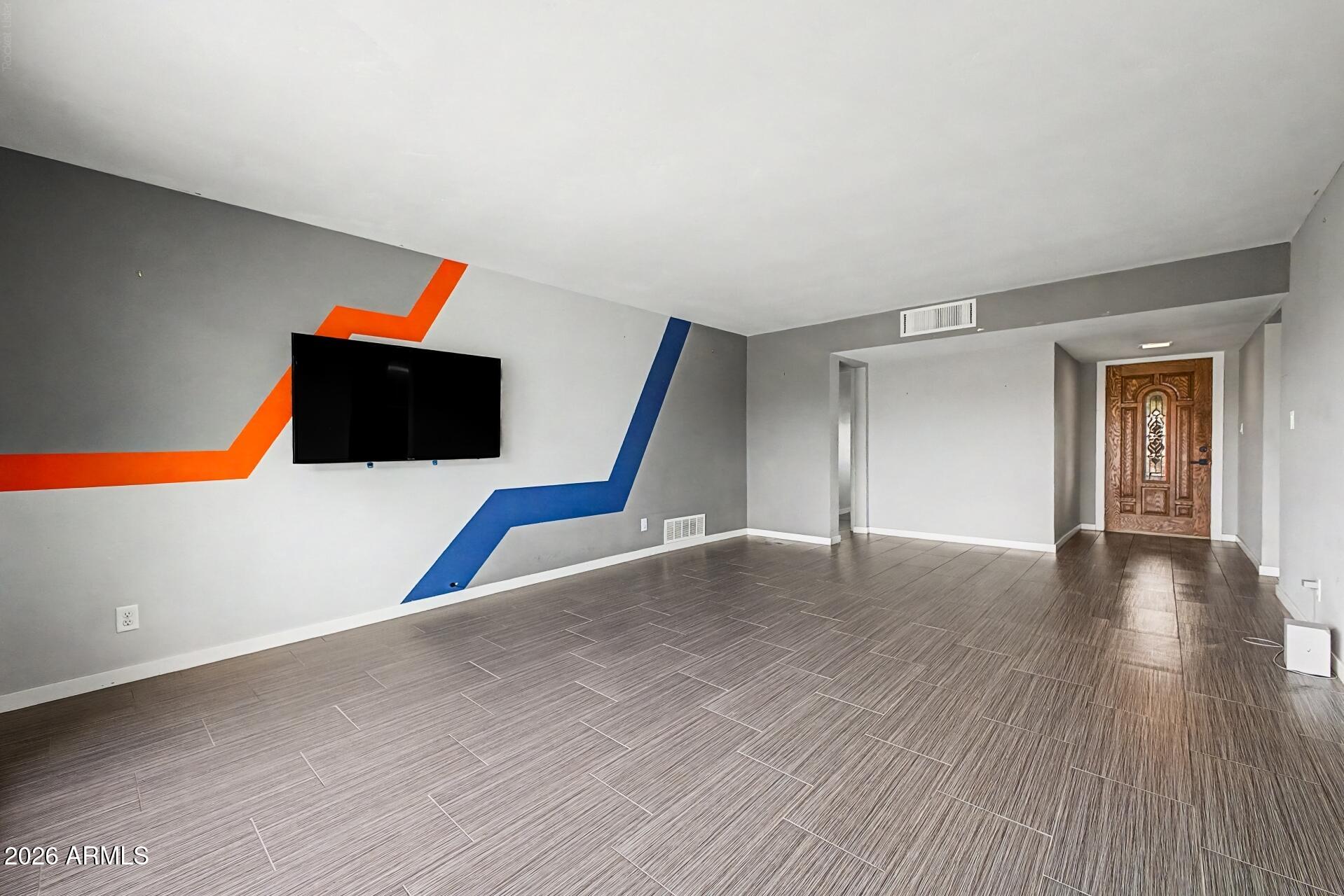2116 N 68TH Place