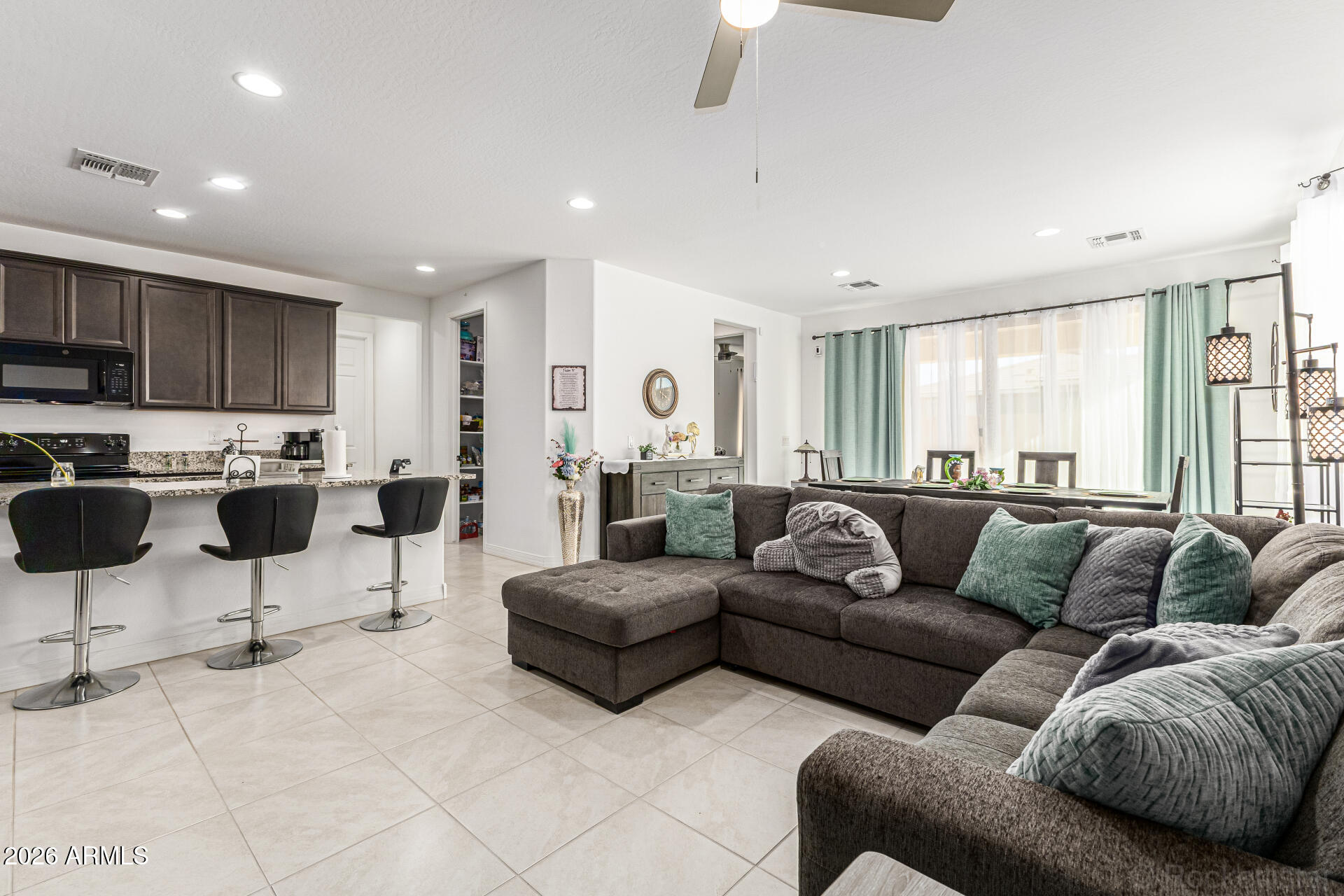 735 W RACINE Drive