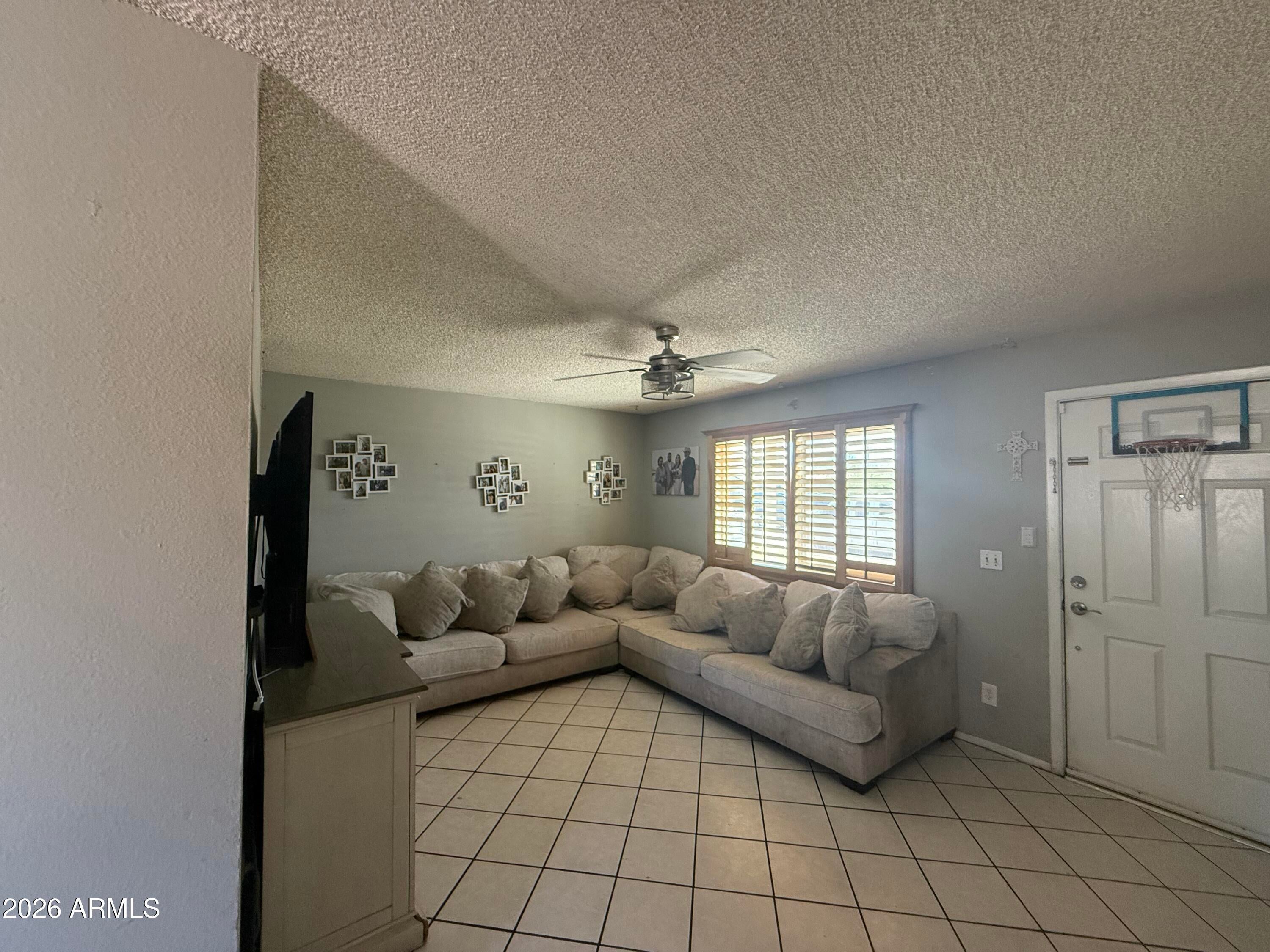 5614 W MONTE VISTA Road