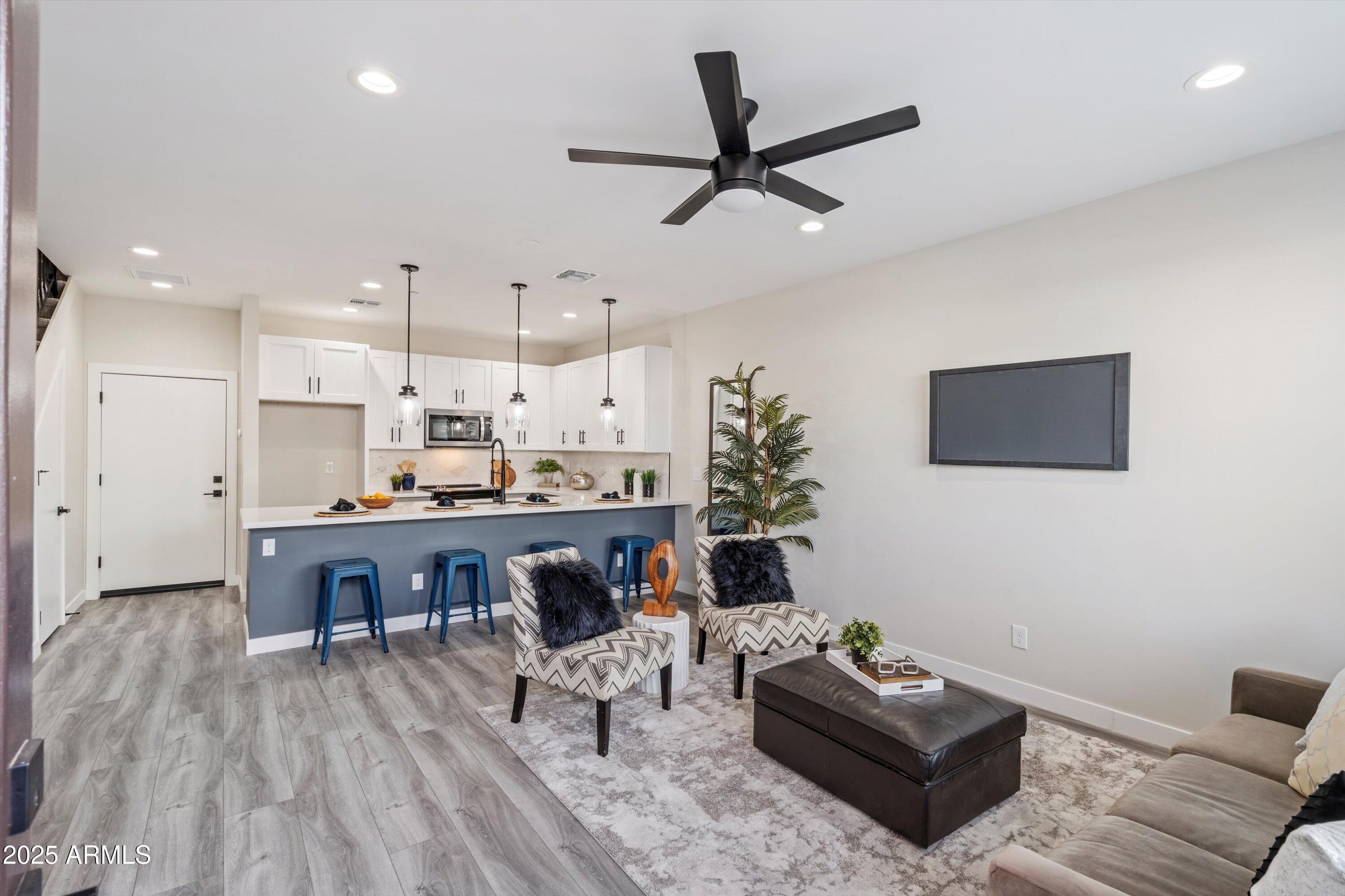 1642 E MONTE VISTA Road 1