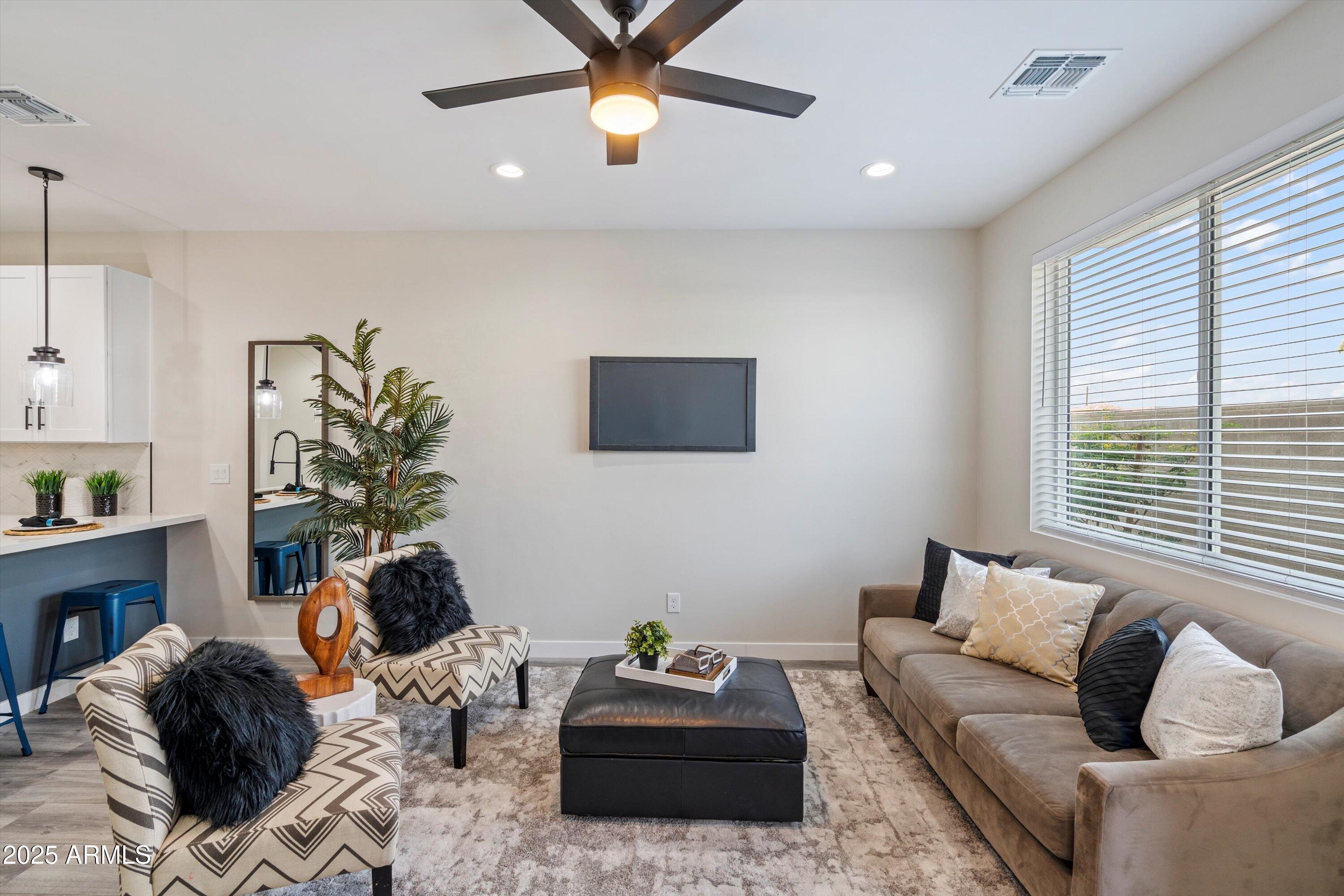 1642 E MONTE VISTA Road 1