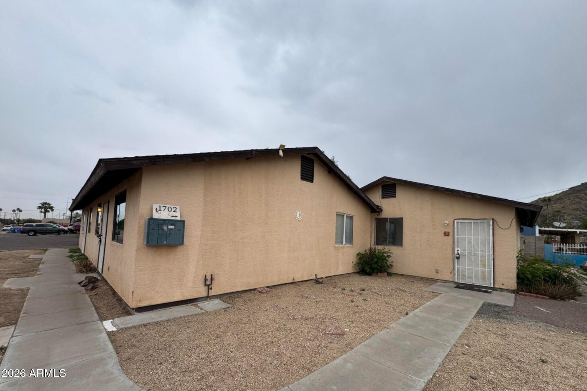 1702 W Shangri La -- Apt 1