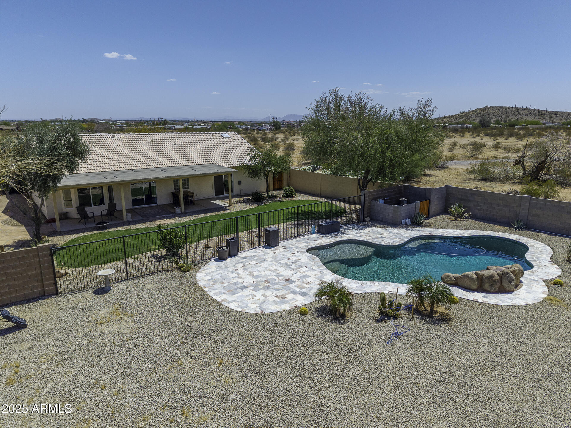 2503 S LAMB Road