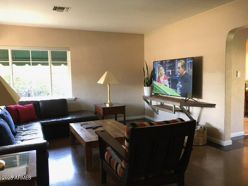 538 W HOLLY Street W